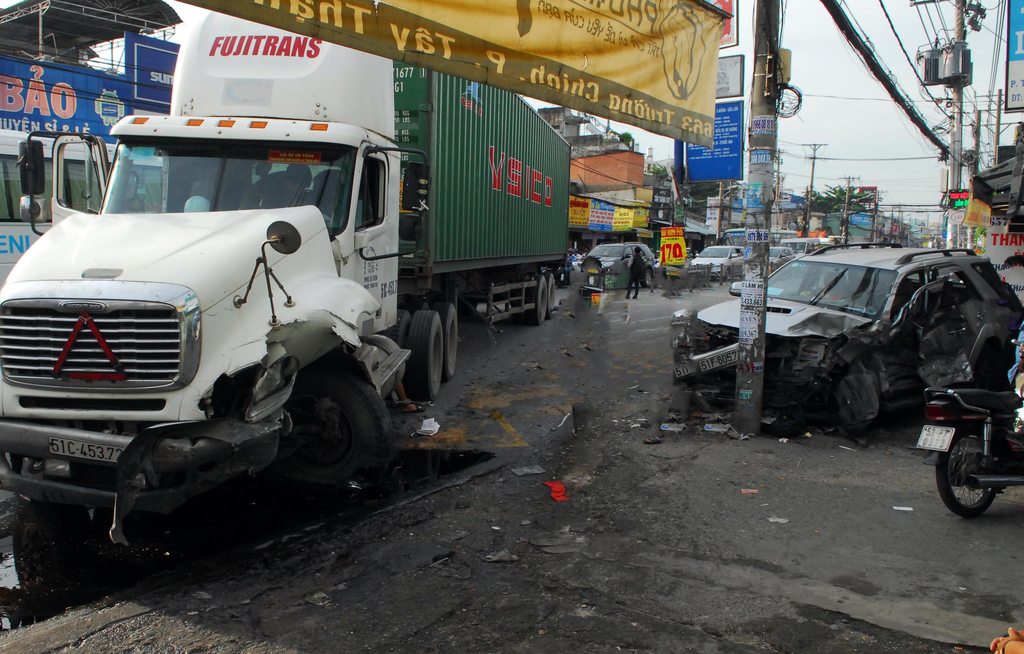 xe đầu kéo gây tai nạn ảnh 1 xe dau keo gay tai nan anh 1