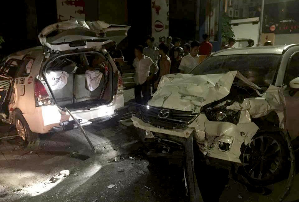 Nhan vien khach san o Sai Gon lai oto cua khach gay tai nan chet nguoi hinh anh