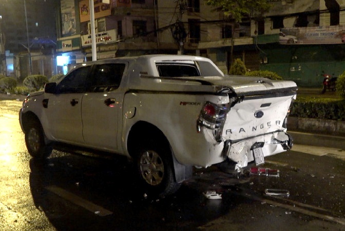 Xe ben gay tai nan lien hoan 3 oto tren duong Truong Chinh hinh anh