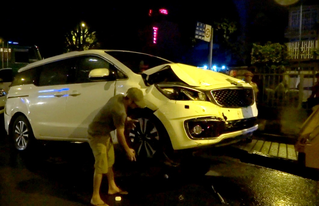 xe ben gay tai nan lien hoan anh 2