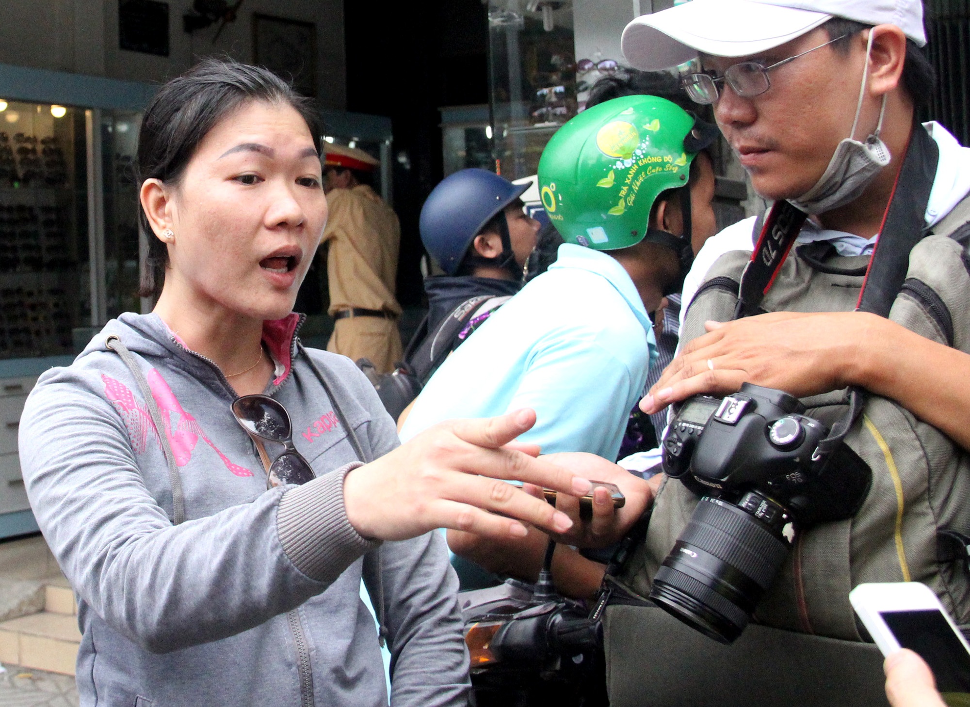 ôtô gây tai nạn ở sài gòn ảnh 1 oto gay tai nan o sai gon anh 1