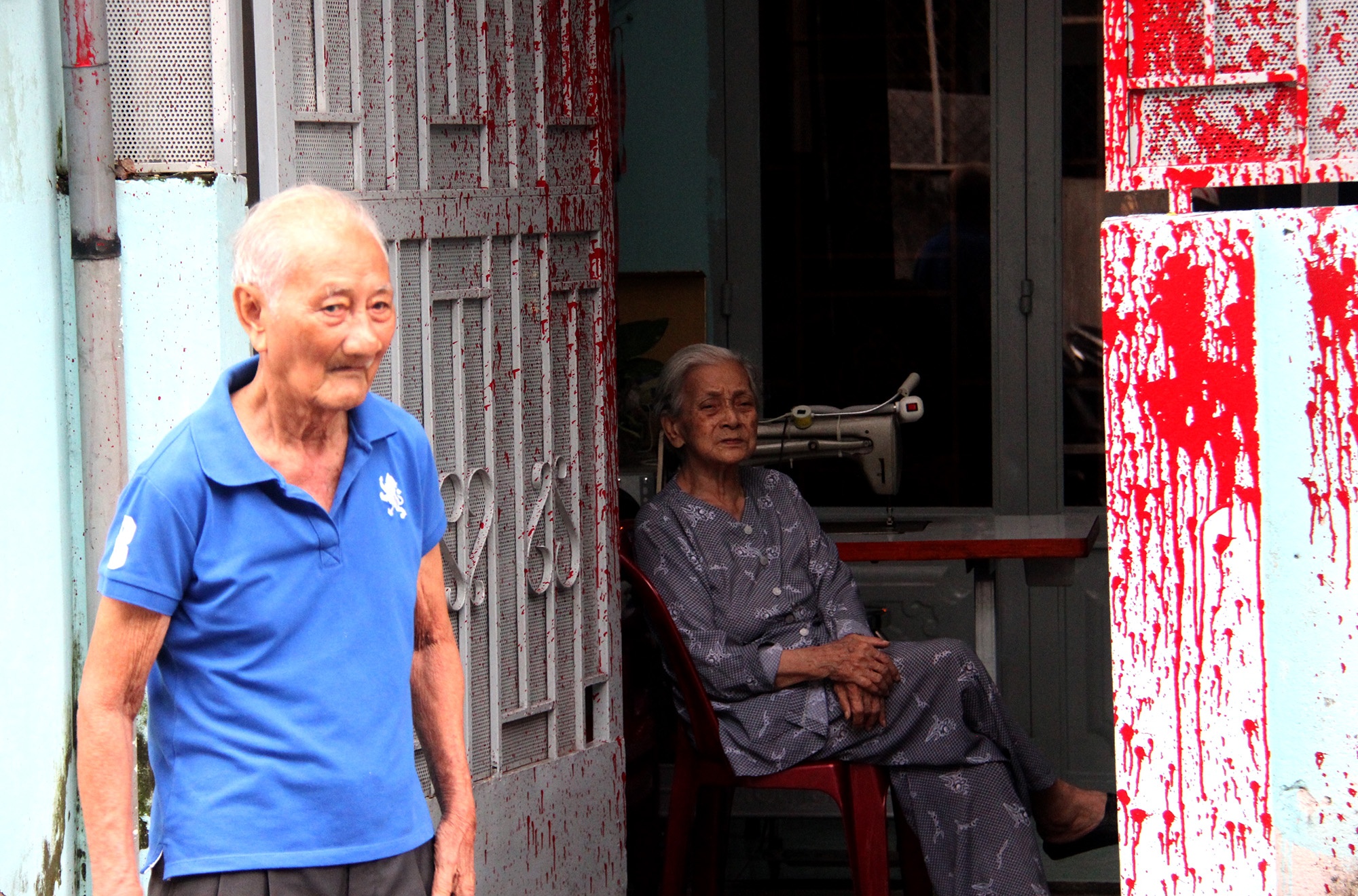 Nha cu ong 85 tuoi bi tat son: Toi khong ngu yen, luc nao cung so hinh anh