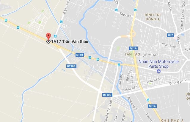 xe buyt cuon xe may vao gam anh 3