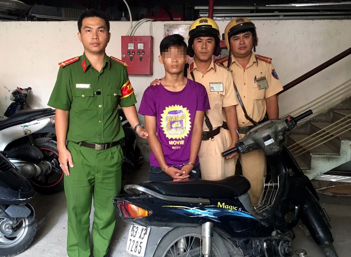 10X o Sai Gon di cuop dien thoai cua khach Tay hinh anh