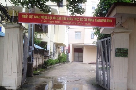 Giam doc So KHCN Ninh Binh hanh hung lai xe vi di nham duong hinh anh