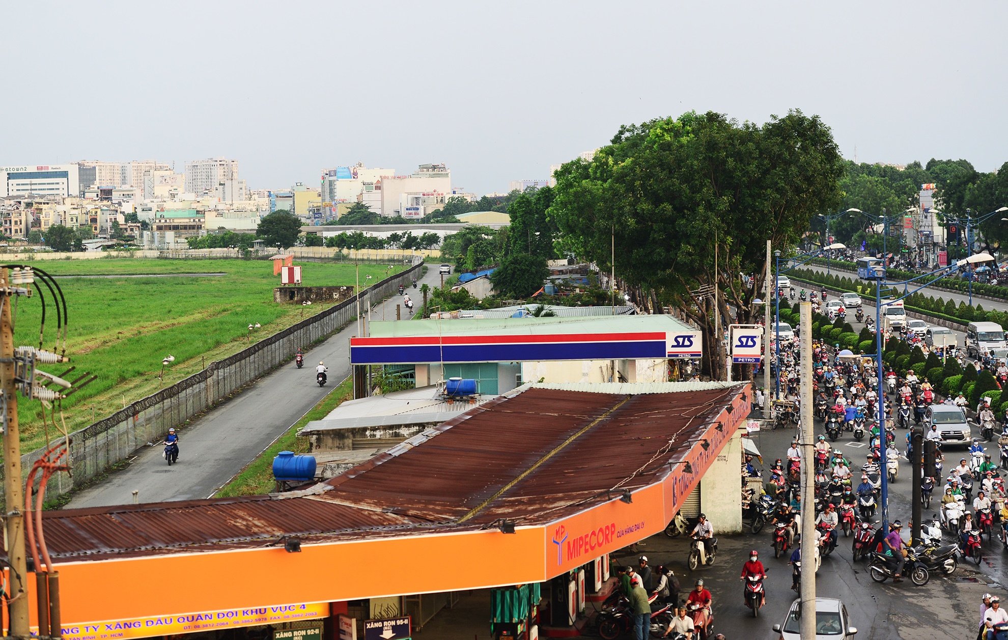 thu hoi dat quanh san bay anh 1