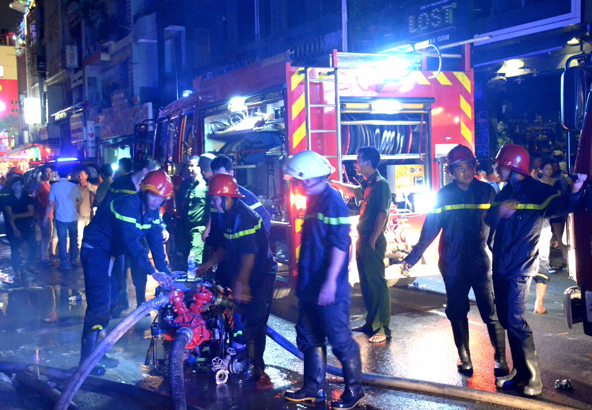 pho bui vien boc chay ngun ngut anh 2