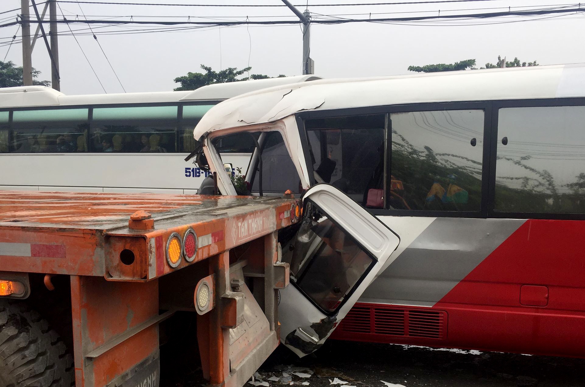 tai nạn liên hoàn trên quốc lộ ảnh 2 tai nan lien hoan tren quoc lo anh 2