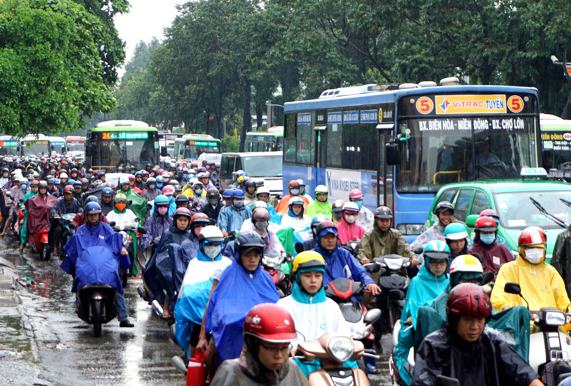 mua lon o sai gon anh 7