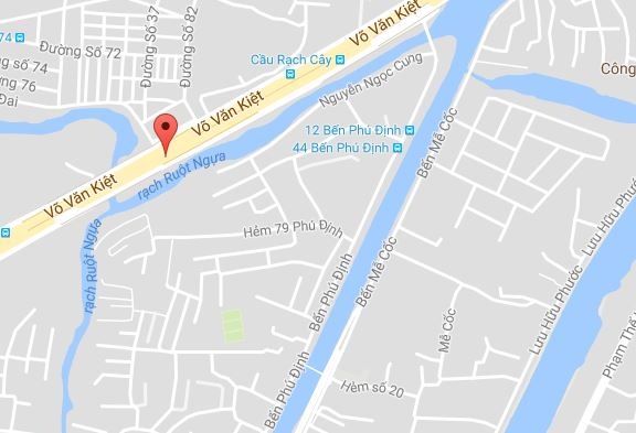 nguoi dan ong chet duoi cong ngam anh 3