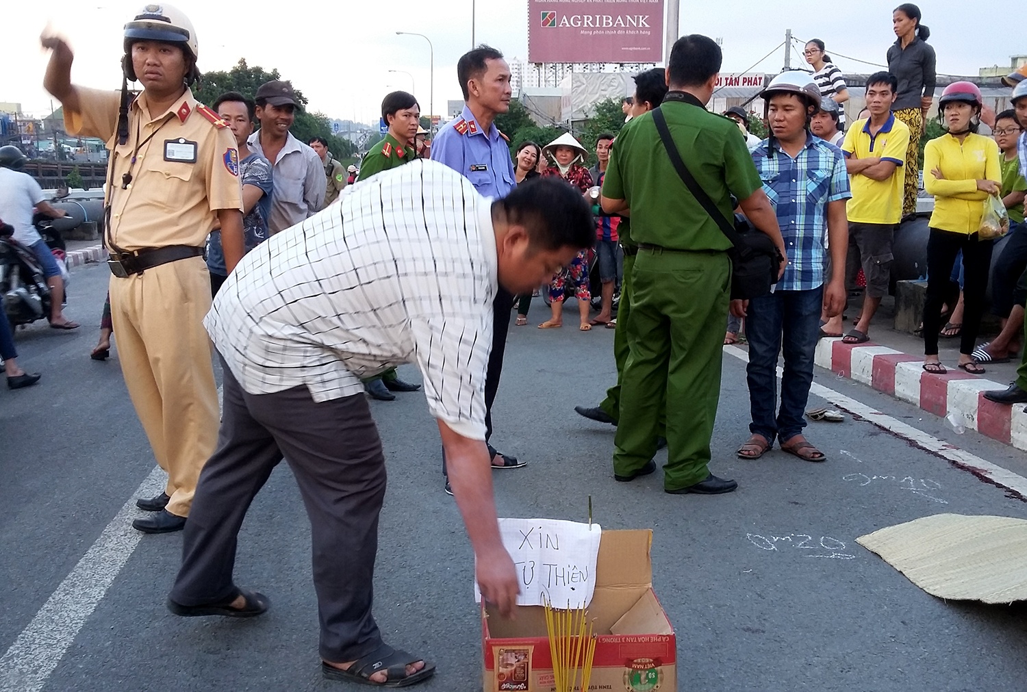 Nguoi Sai Gon quyen tien giup gia dinh anh tho ho tu vong sau tai nan hinh anh