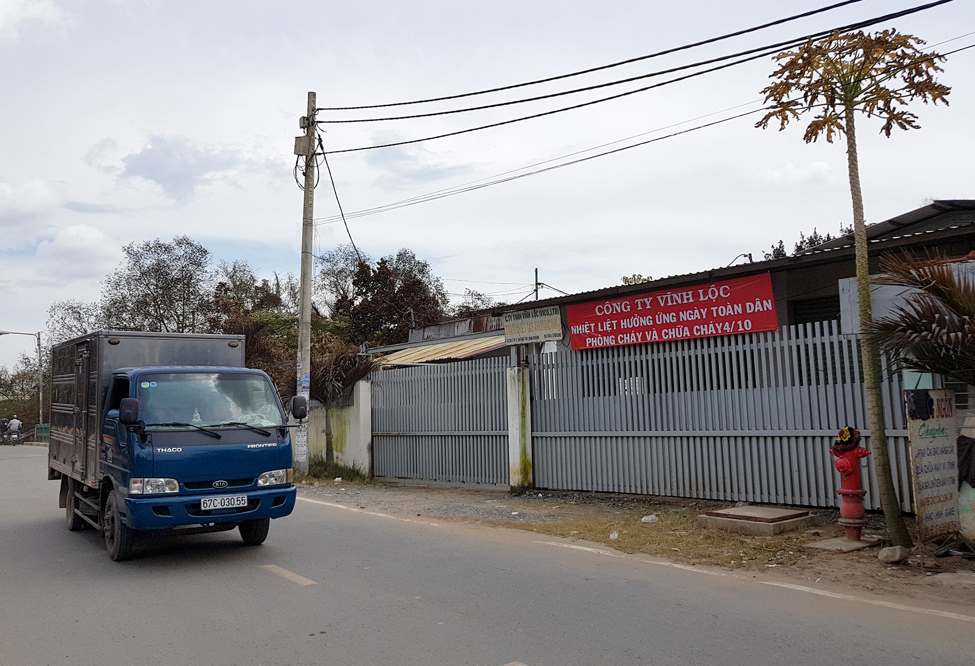 Bên trong cở sở san chiếc khí amoniac ảnh 1 Ben trong co so san chiec khi amoniac anh 1