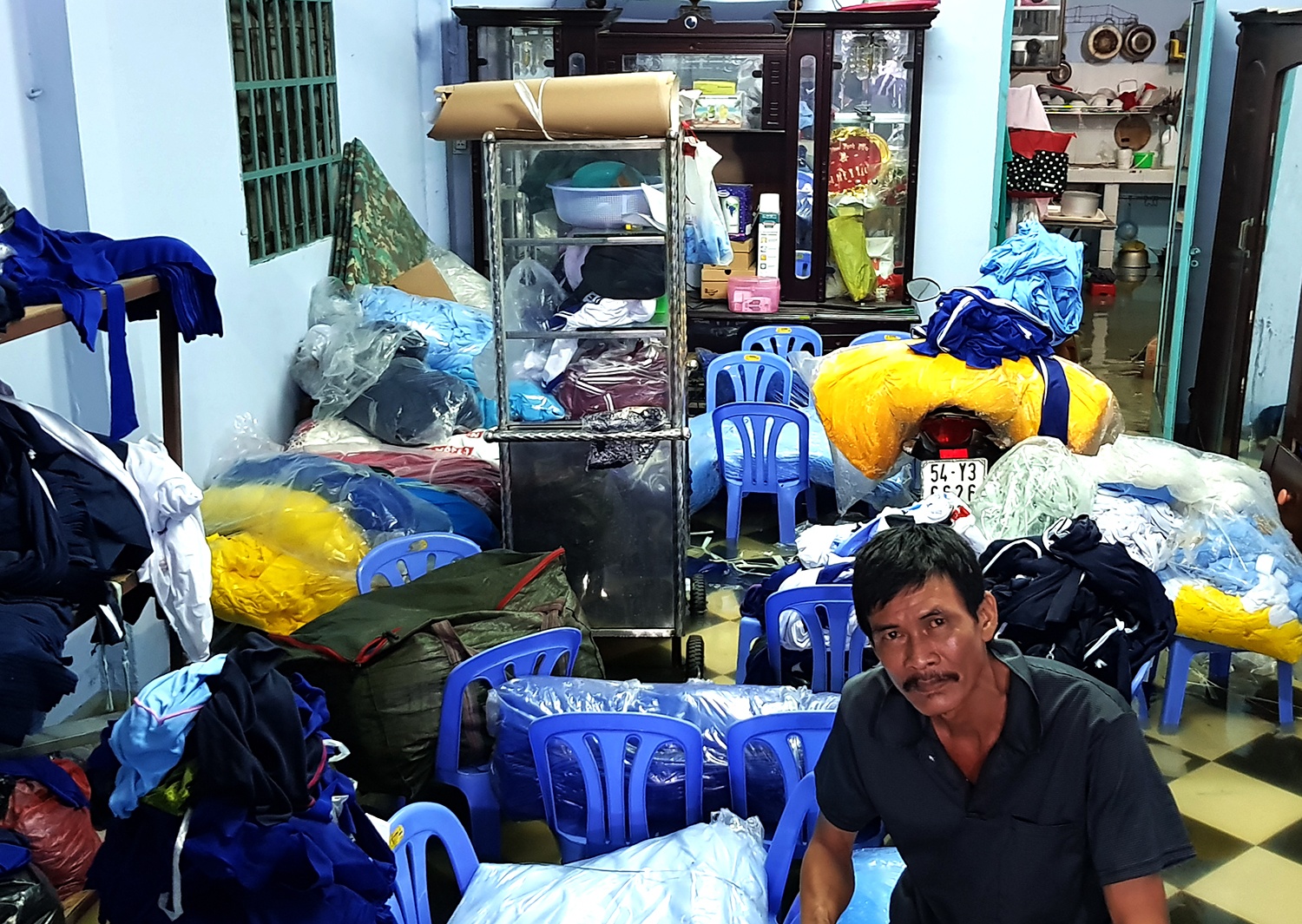 Nguoi sai gon boi phao de di lam anh 6