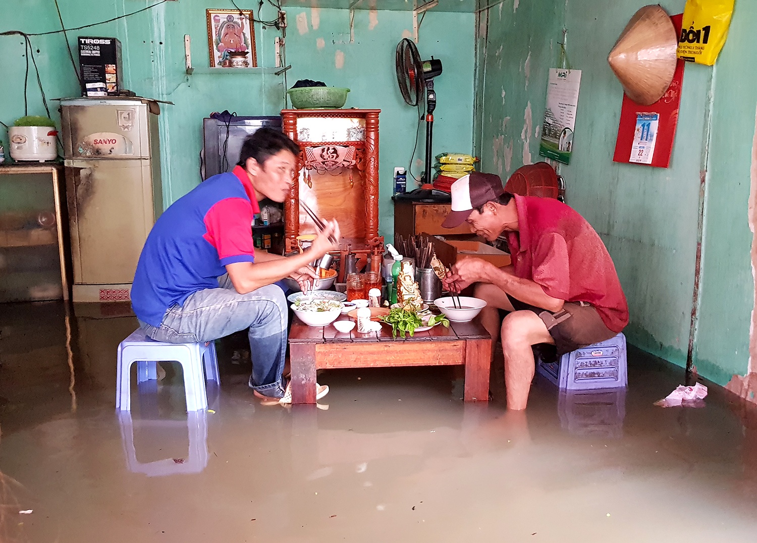 Nguoi sai gon boi phao de di lam anh 11