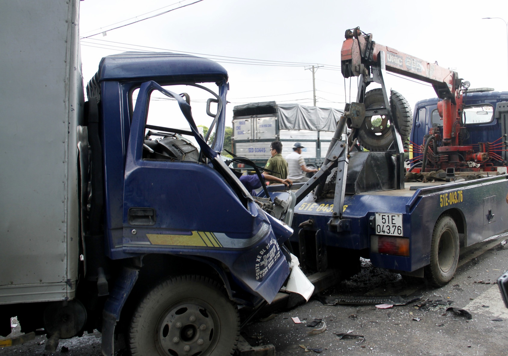 2 xe tải tông nhau ở sài gòn ảnh 3 2 xe tai tong nhau o sai gon anh 3