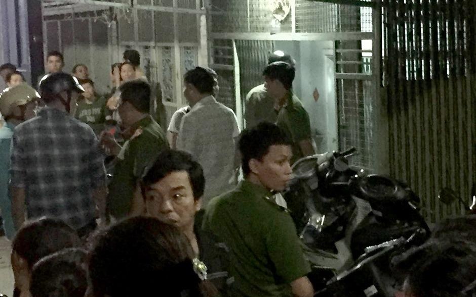 Nguoi dan ong guc chet o noi hoc giao ly, nghi bi tinh dich dam hinh anh