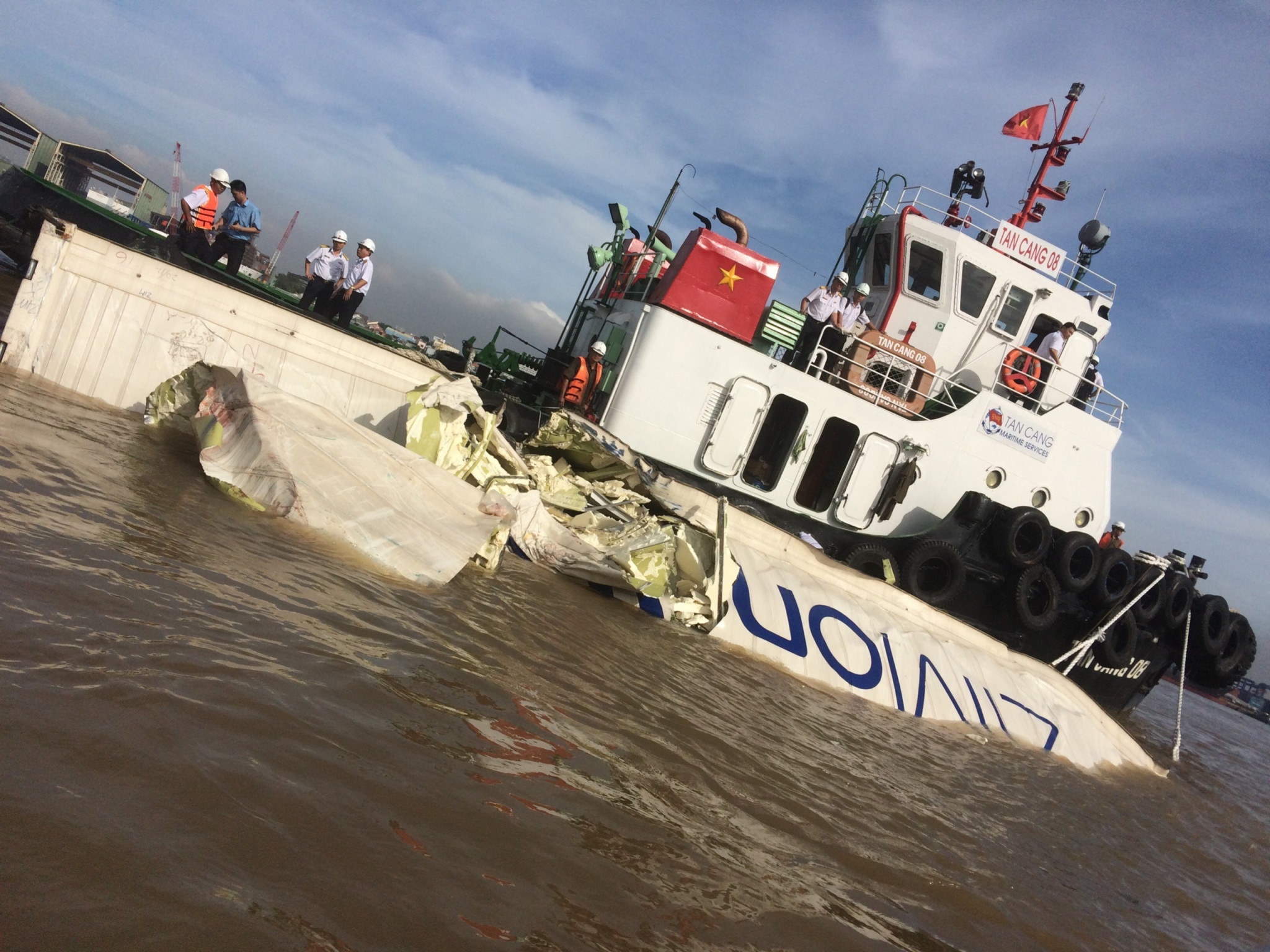 tai nan duong thuy o sai gon anh 2