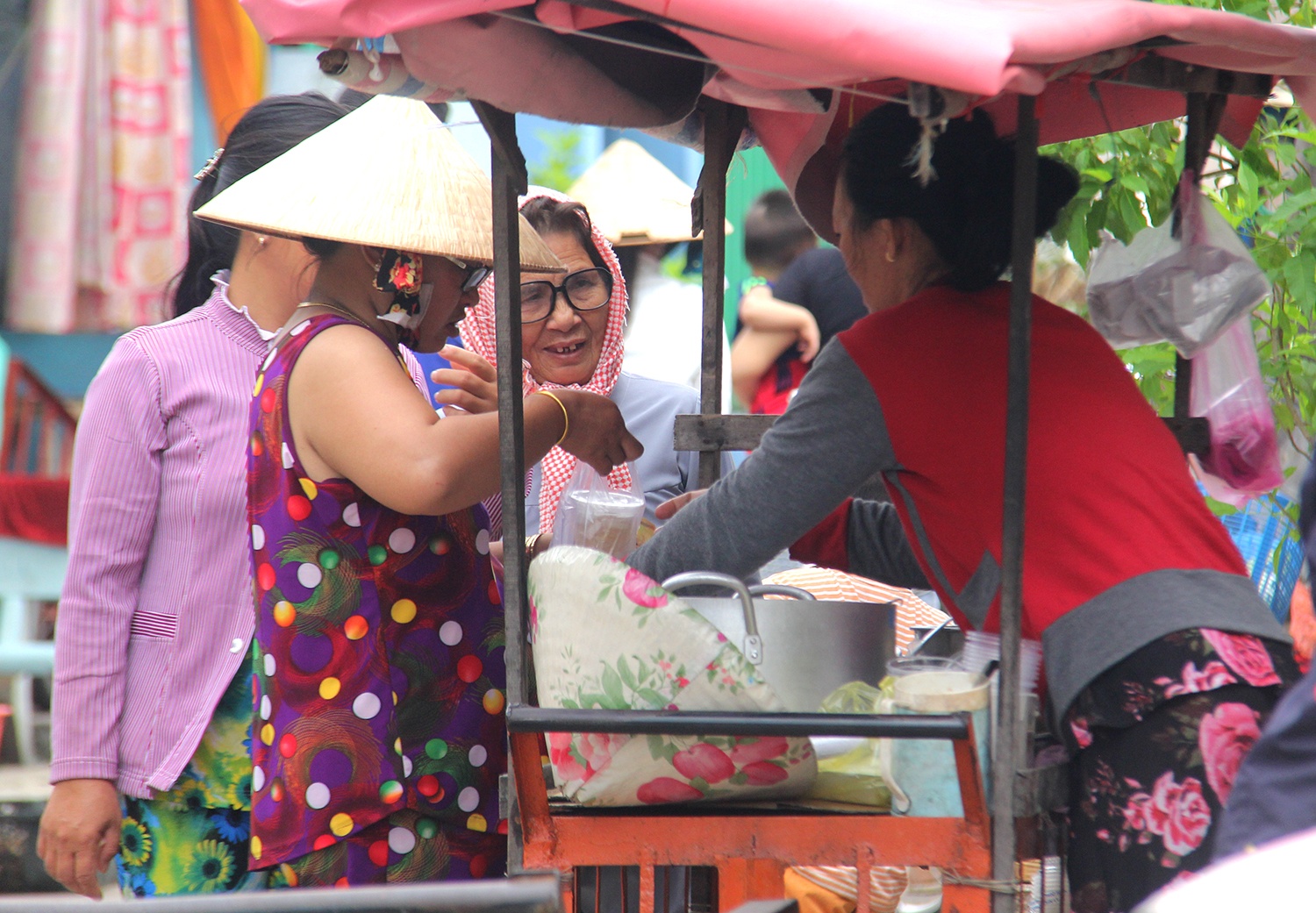 binh yen noi xa dao o sai gon anh 9