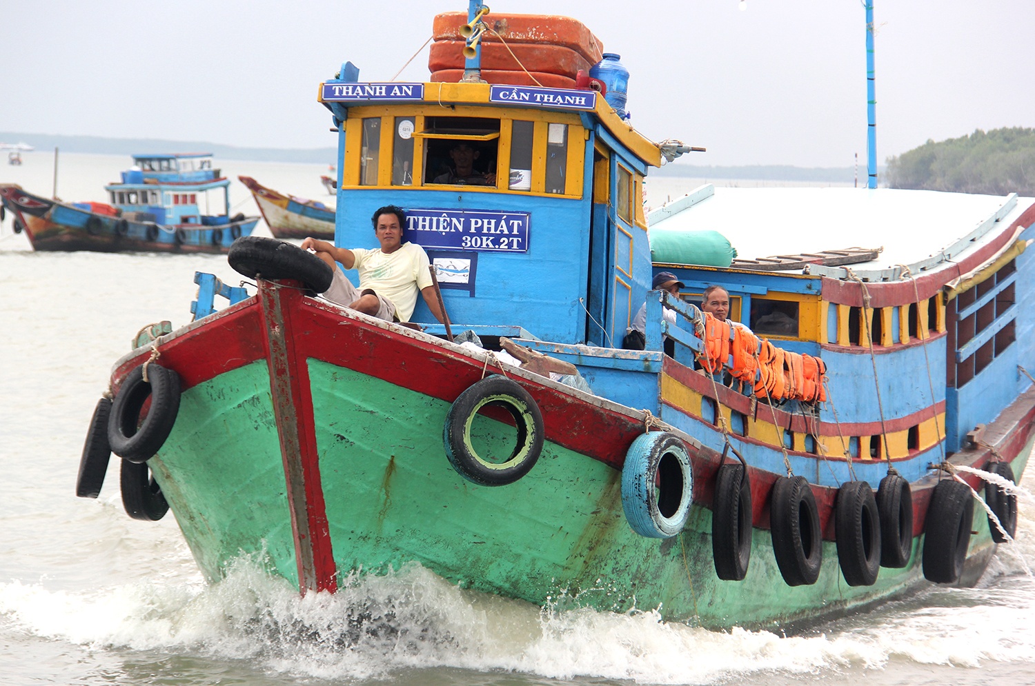 binh yen noi xa dao o sai gon anh 1