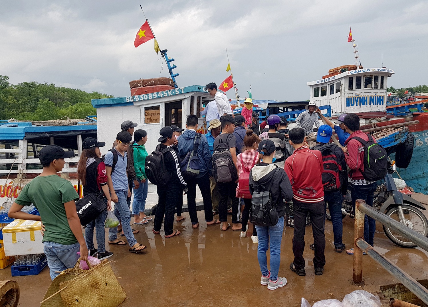 binh yen noi xa dao o sai gon anh 2