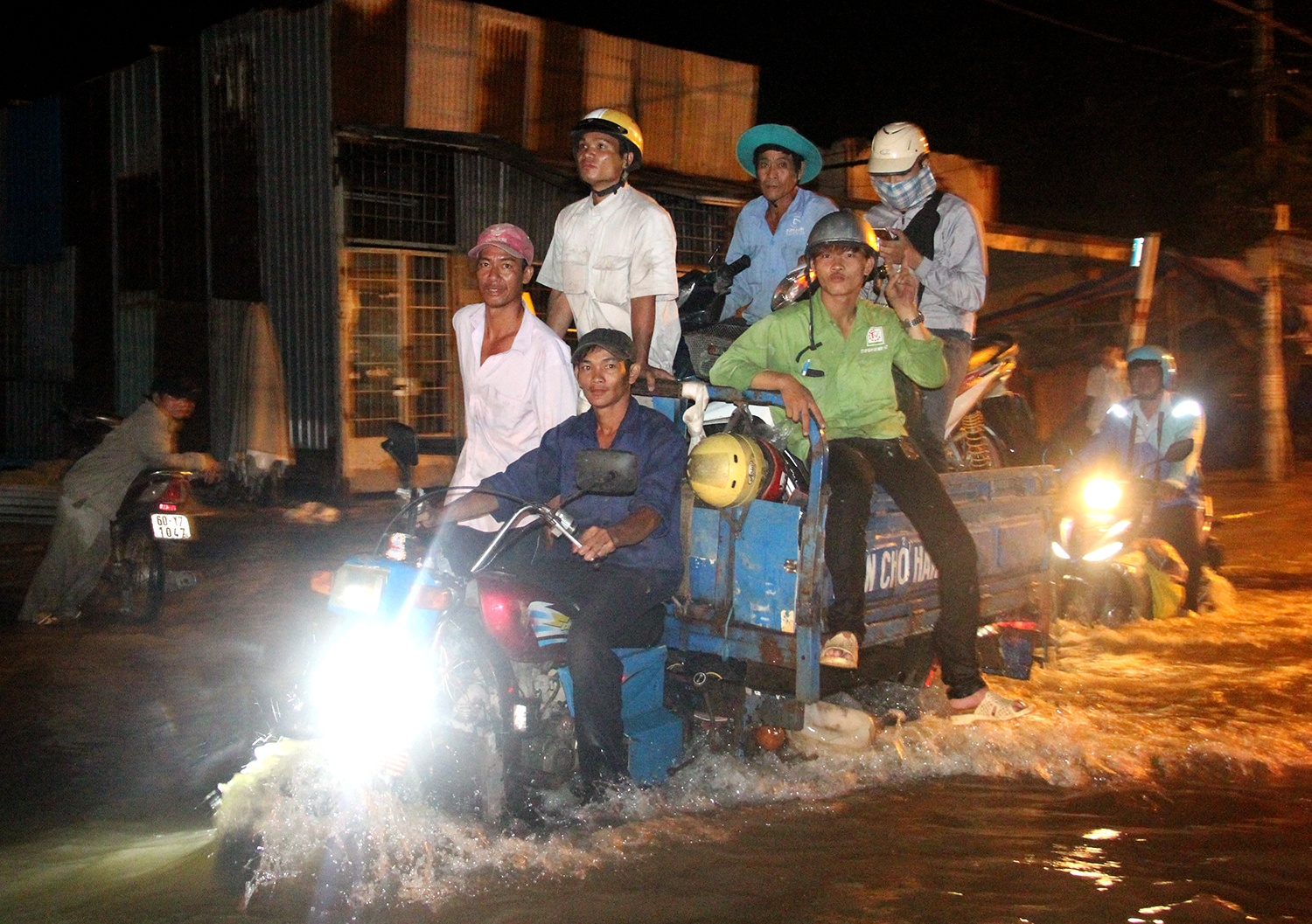 Trieu cuong o Sai Gon anh 14