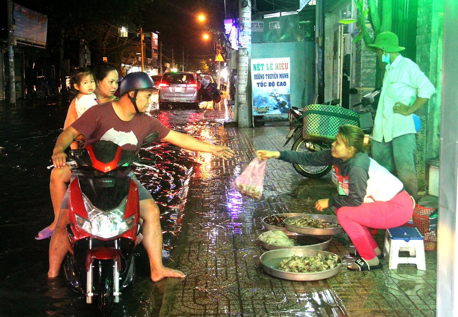 Trieu cuong o Sai Gon anh 7