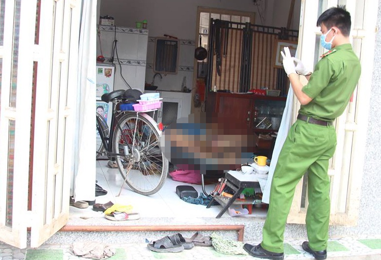 Nguoi dan ong 61 tuoi chet bat thuong tai nha rieng o Sai Gon hinh anh