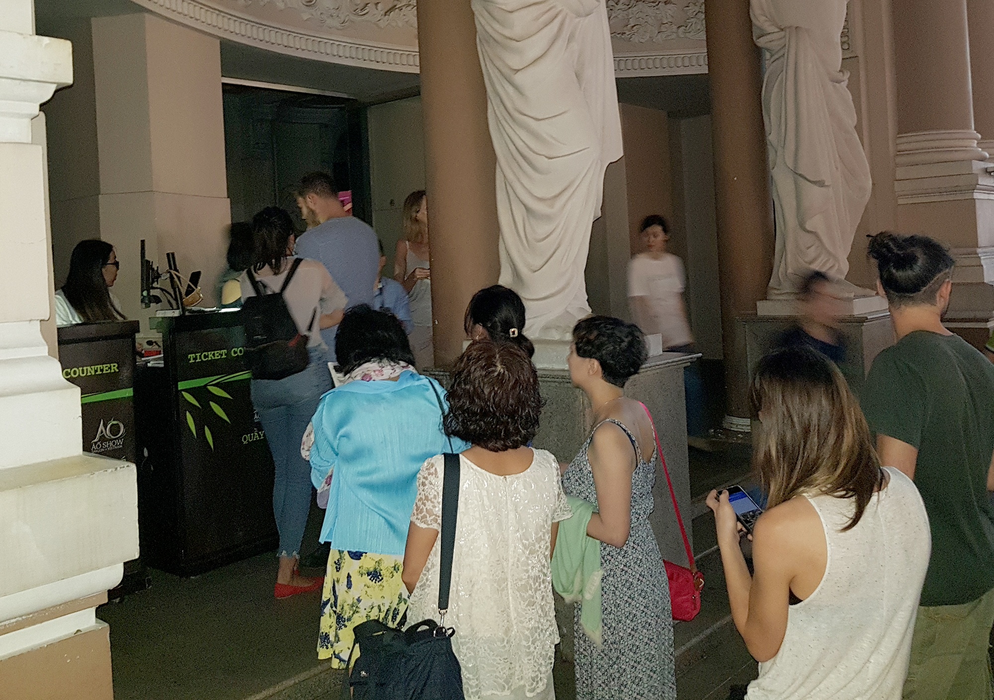 chay tram dien sat nha hat tp.hcm anh 5