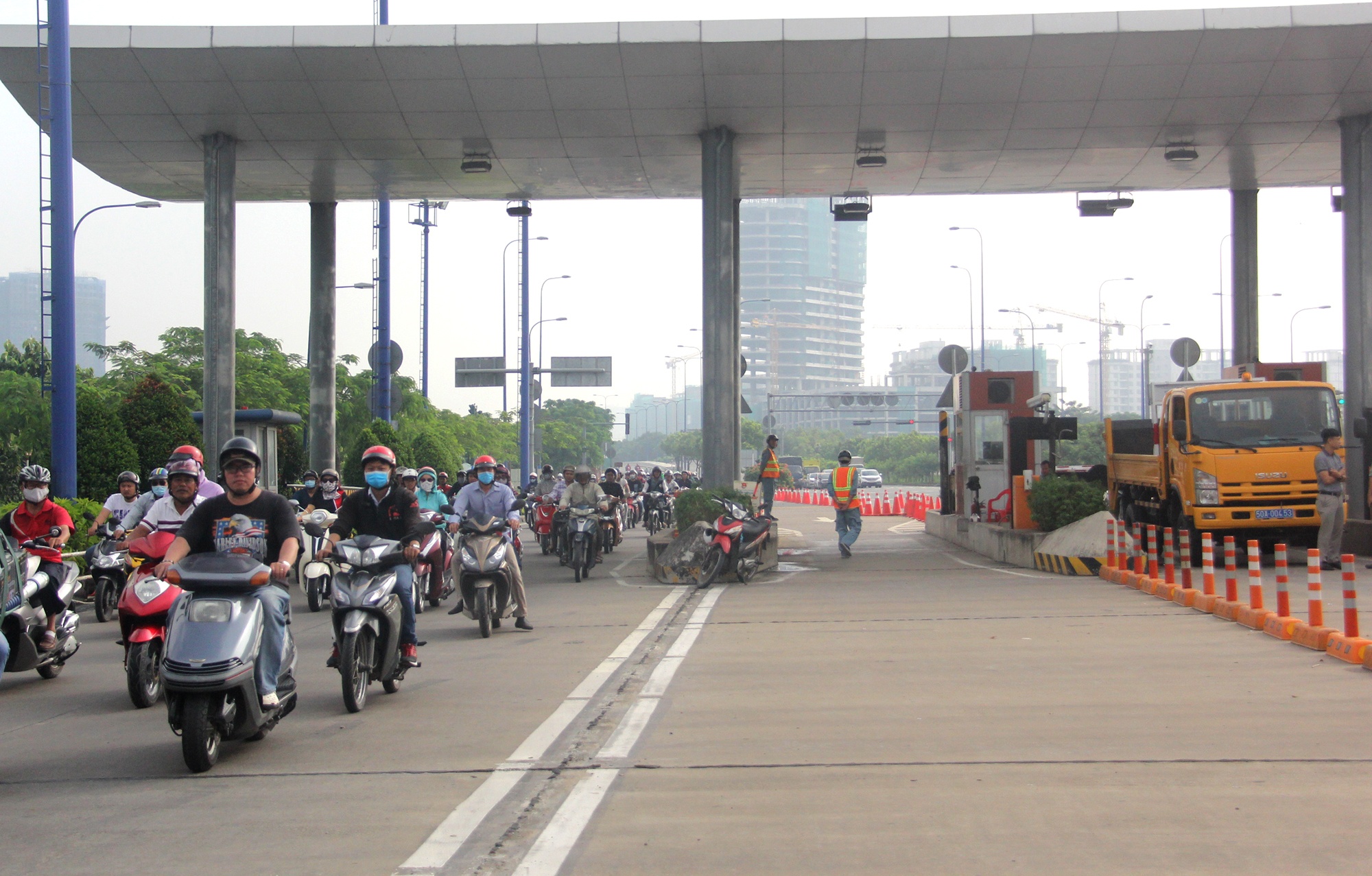 tăng làn xe máy vào hầm thủ thiêm ảnh 3 tang lan xe may vao ham thu thiem anh 3