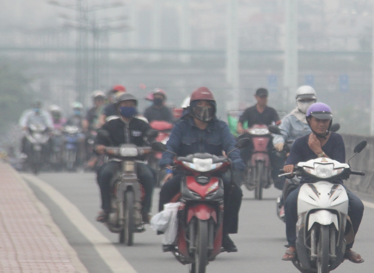 Sai Gon mit mu tu sang den trua hinh anh