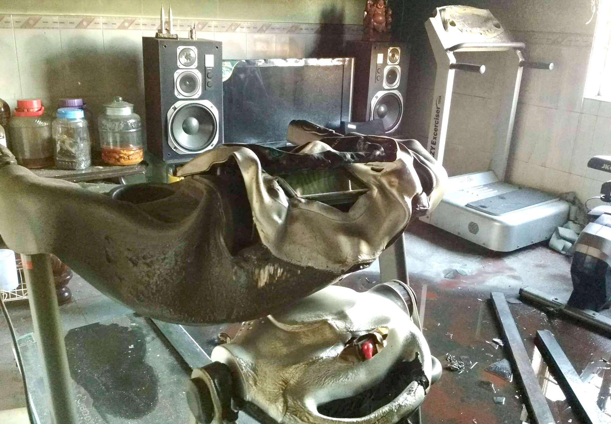 chay lon o quan Tan Phu anh 10