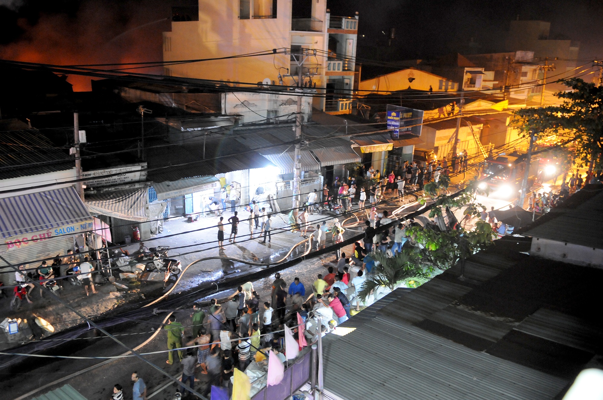 chay lon o quan Tan Phu anh 2