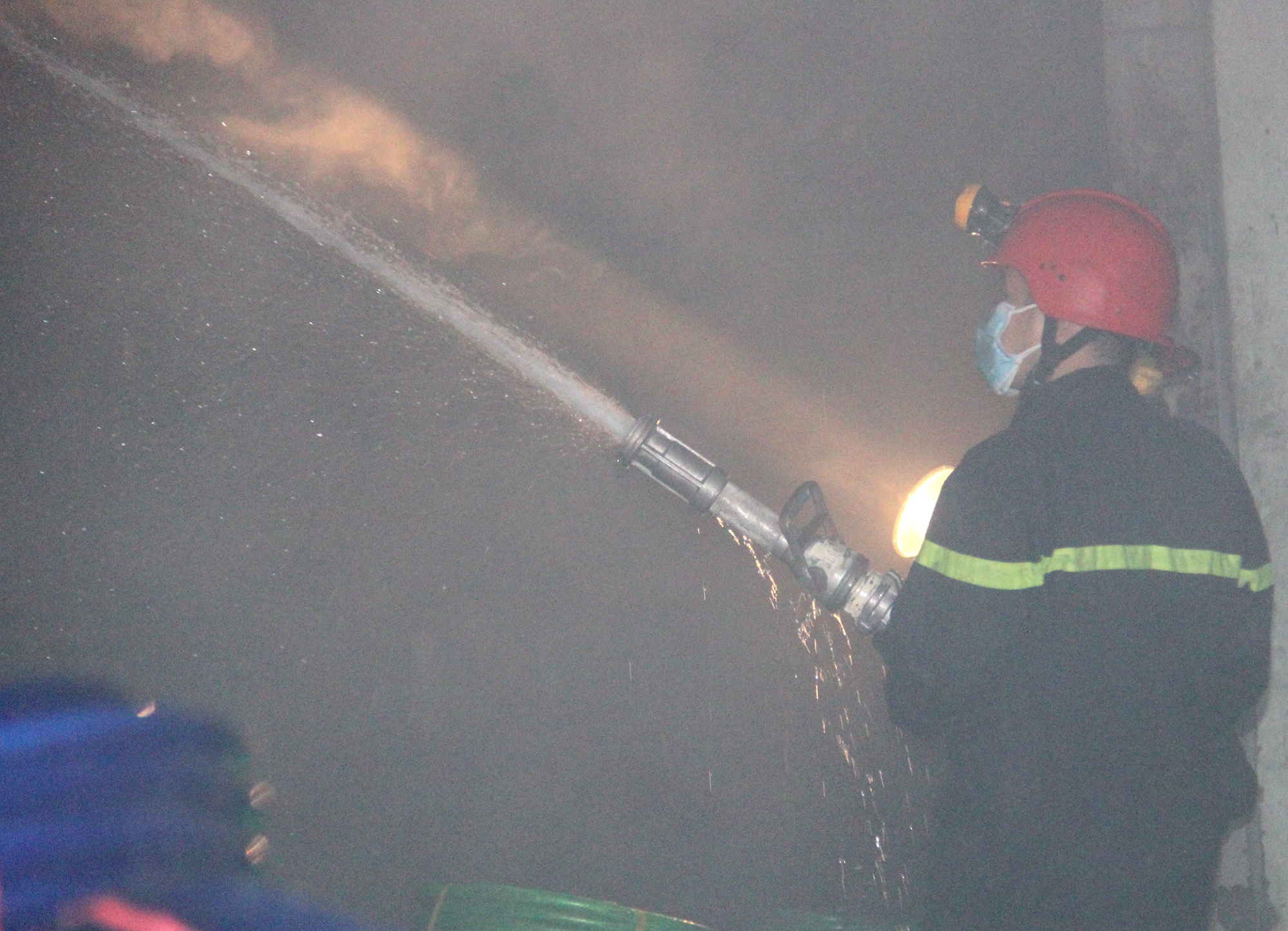 chay lon o quan Tan Phu anh 3