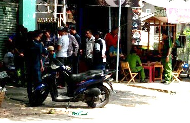 Treo cổ trong tiệm game ảnh 1 Treo co trong tiem game anh 1