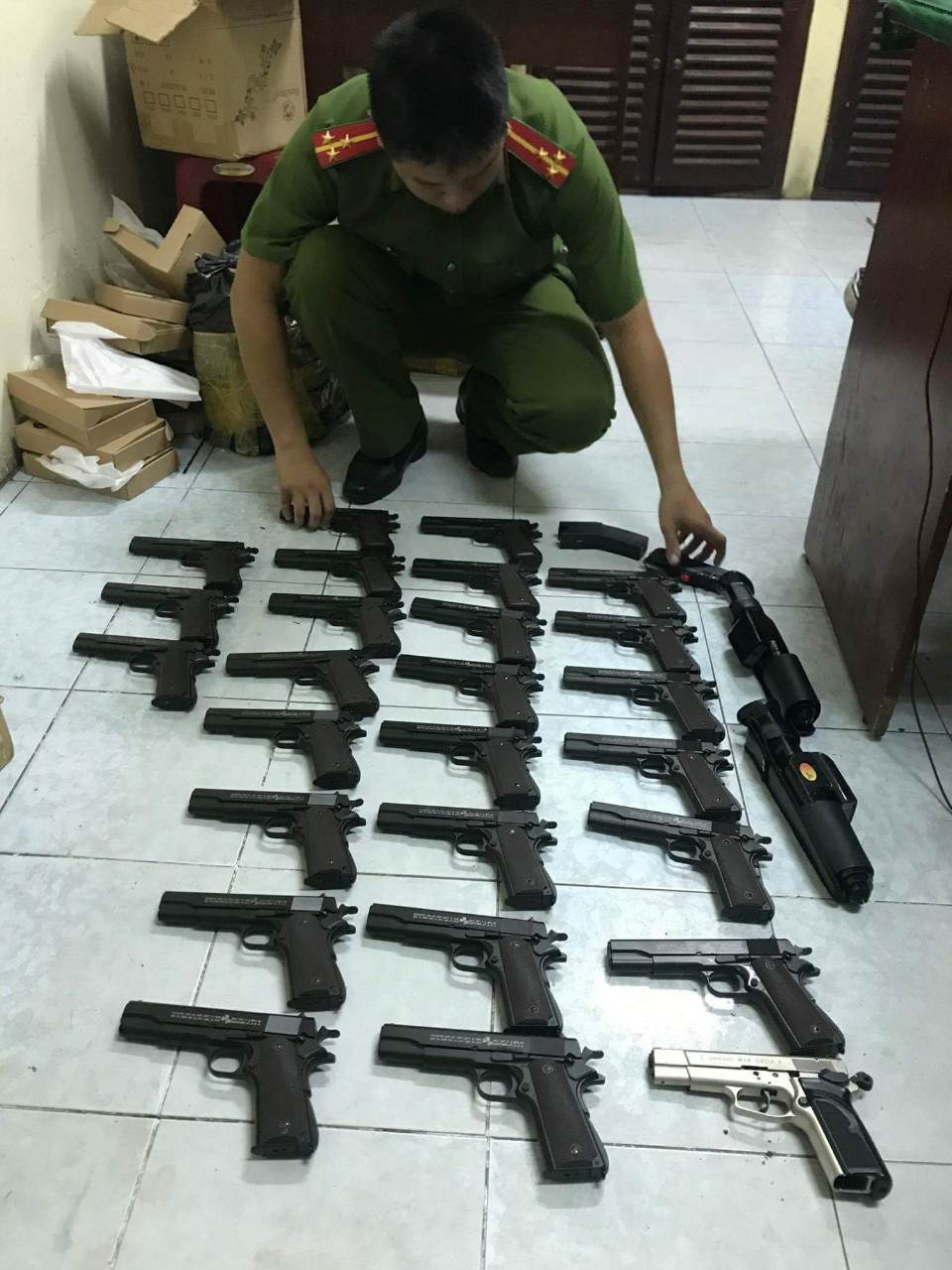 bat kho hang nong o sai gon anh 3