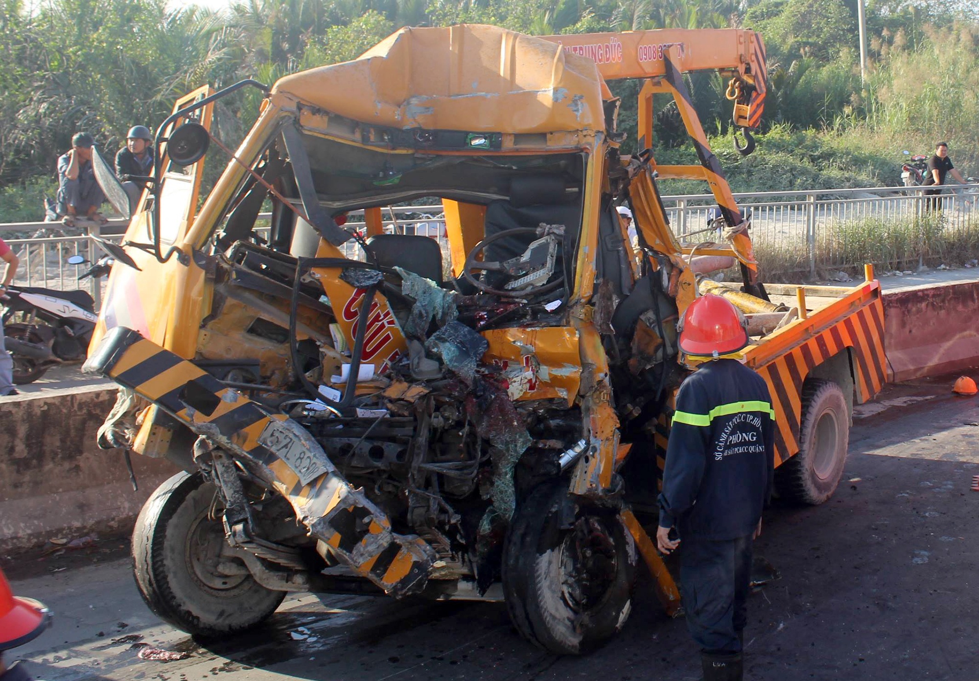Ba nguoi thiet mang sau tai nan tai doc cau Phu My hinh anh