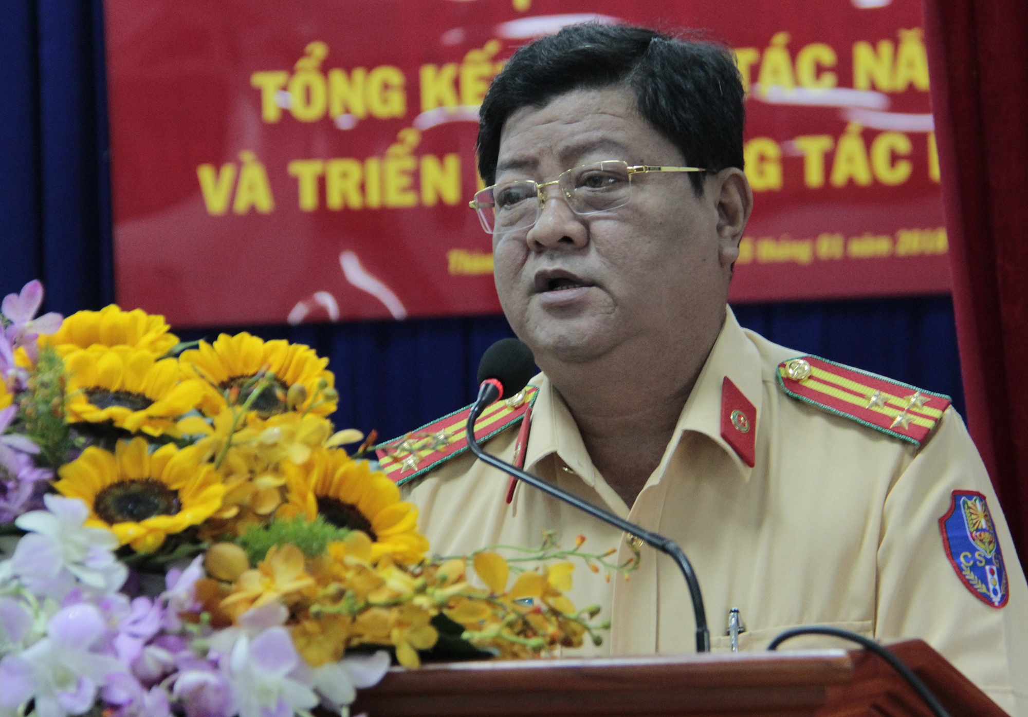 kẹt xe cảng cát lái ảnh 3 ket xe cang cat lai anh 3