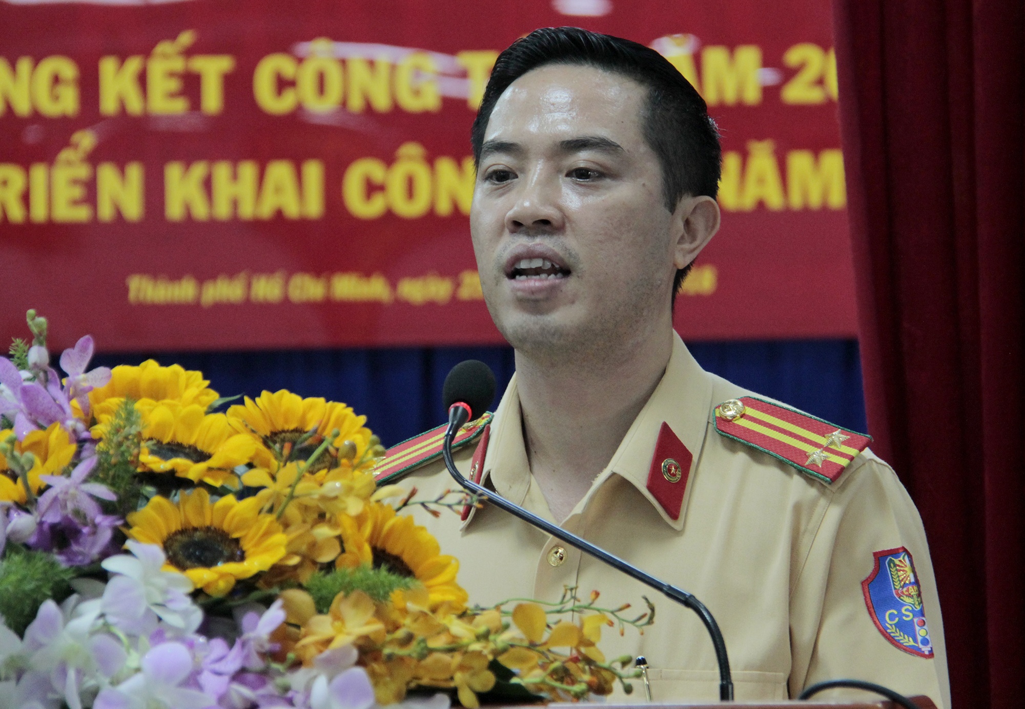 kẹt xe cảng cát lái ảnh 1 ket xe cang cat lai anh 1