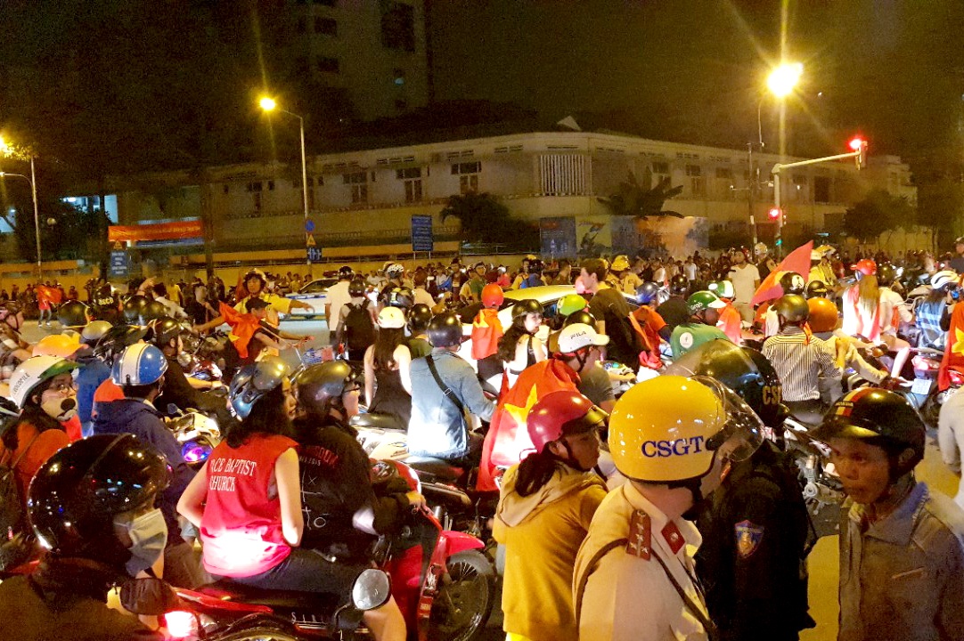 xuyen dem xu ly thanh nien di bao anh 1