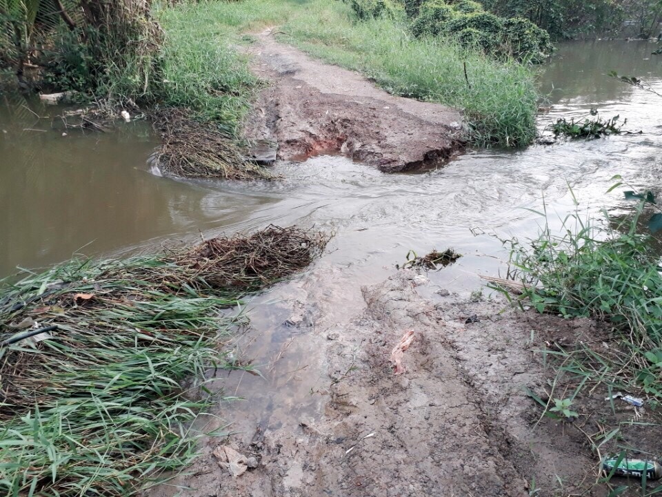 Cửa ngõ miền tây kẹt ngập nước kẹt xe ảnh 5 Cua ngo mien tay ket ngap nuoc ket xe anh 5