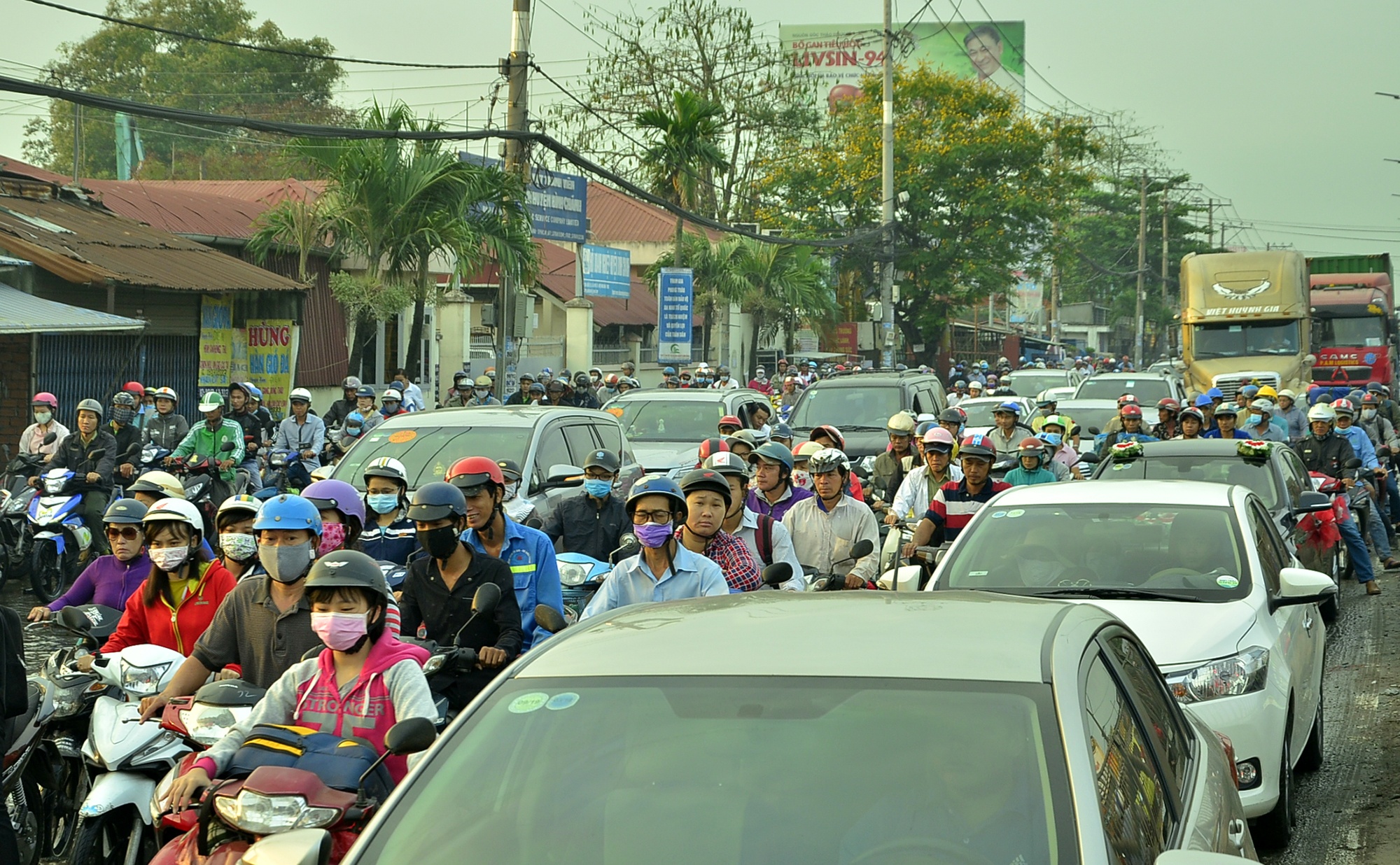 Cửa ngõ miền tây kẹt ngập nước kẹt xe ảnh 7 Cua ngo mien tay ket ngap nuoc ket xe anh 7