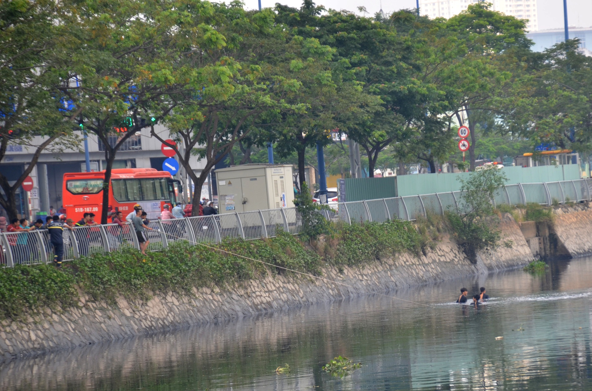 'Nguoi nhai' lan tim thanh nien nhay kenh Tau Hu o Sai Gon hinh anh