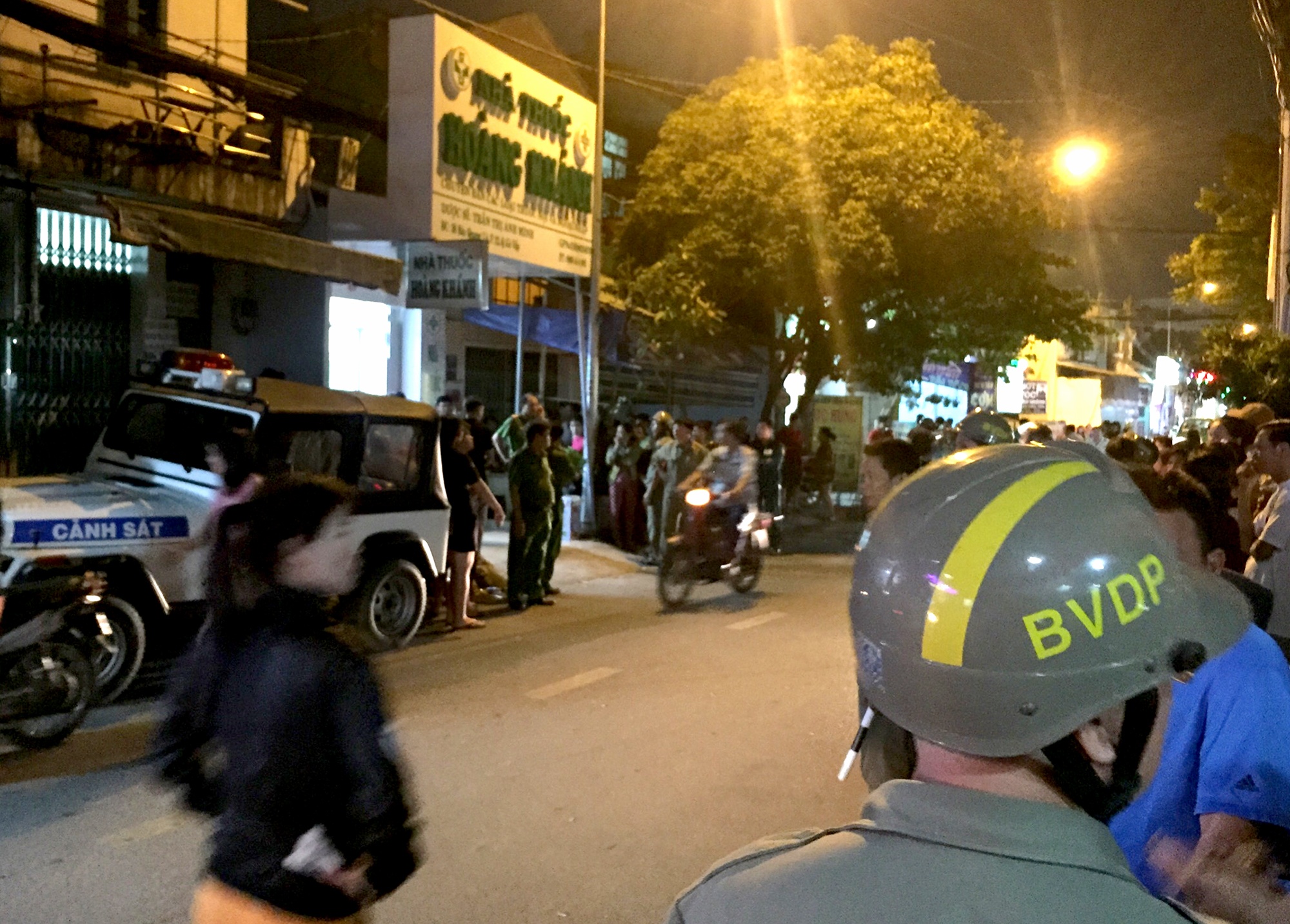 Nu chu tiem thuoc tay nghi bi sat hai o Sai Gon hinh anh