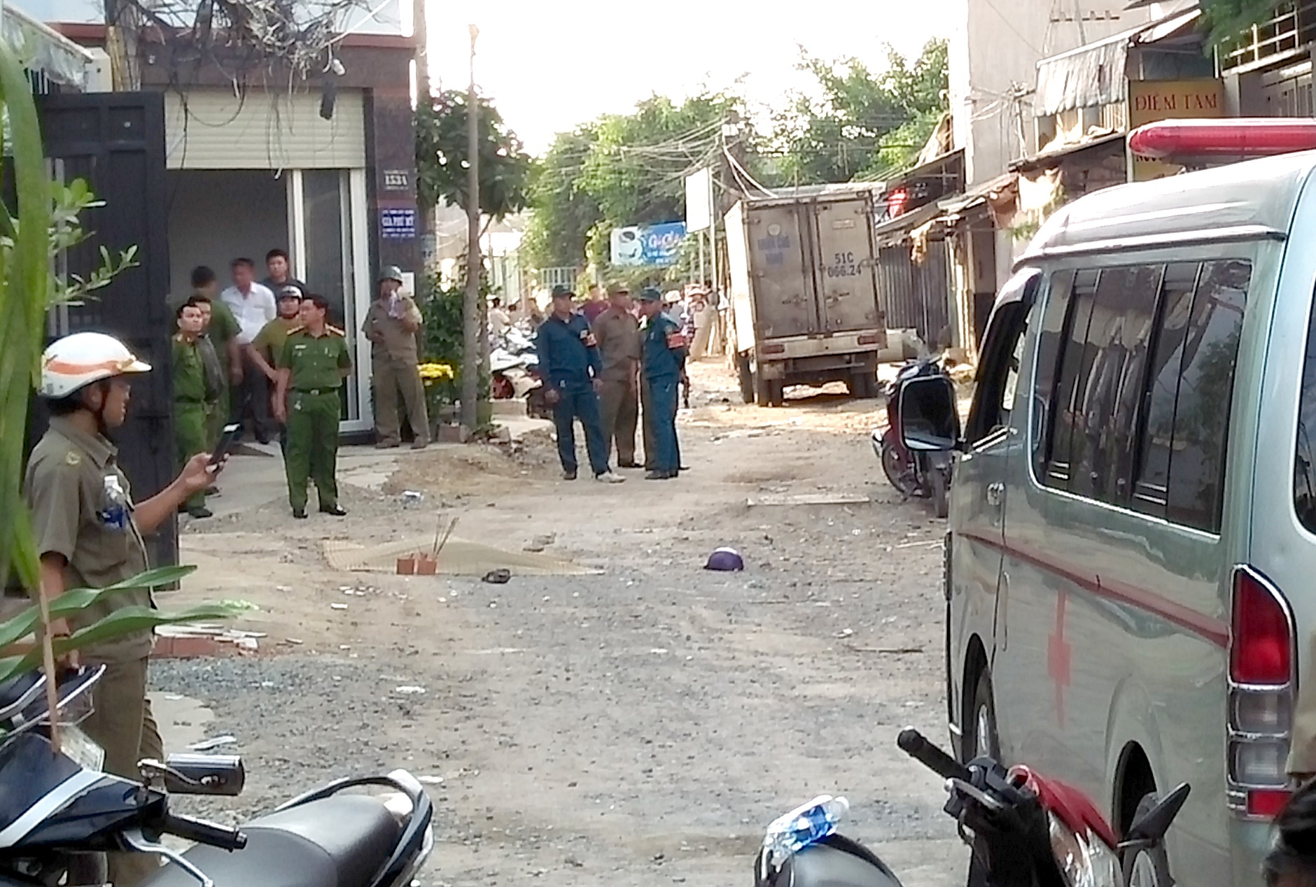 Nam thanh nien 20 tuoi nghi bi sat hai o Sai Gon hinh anh