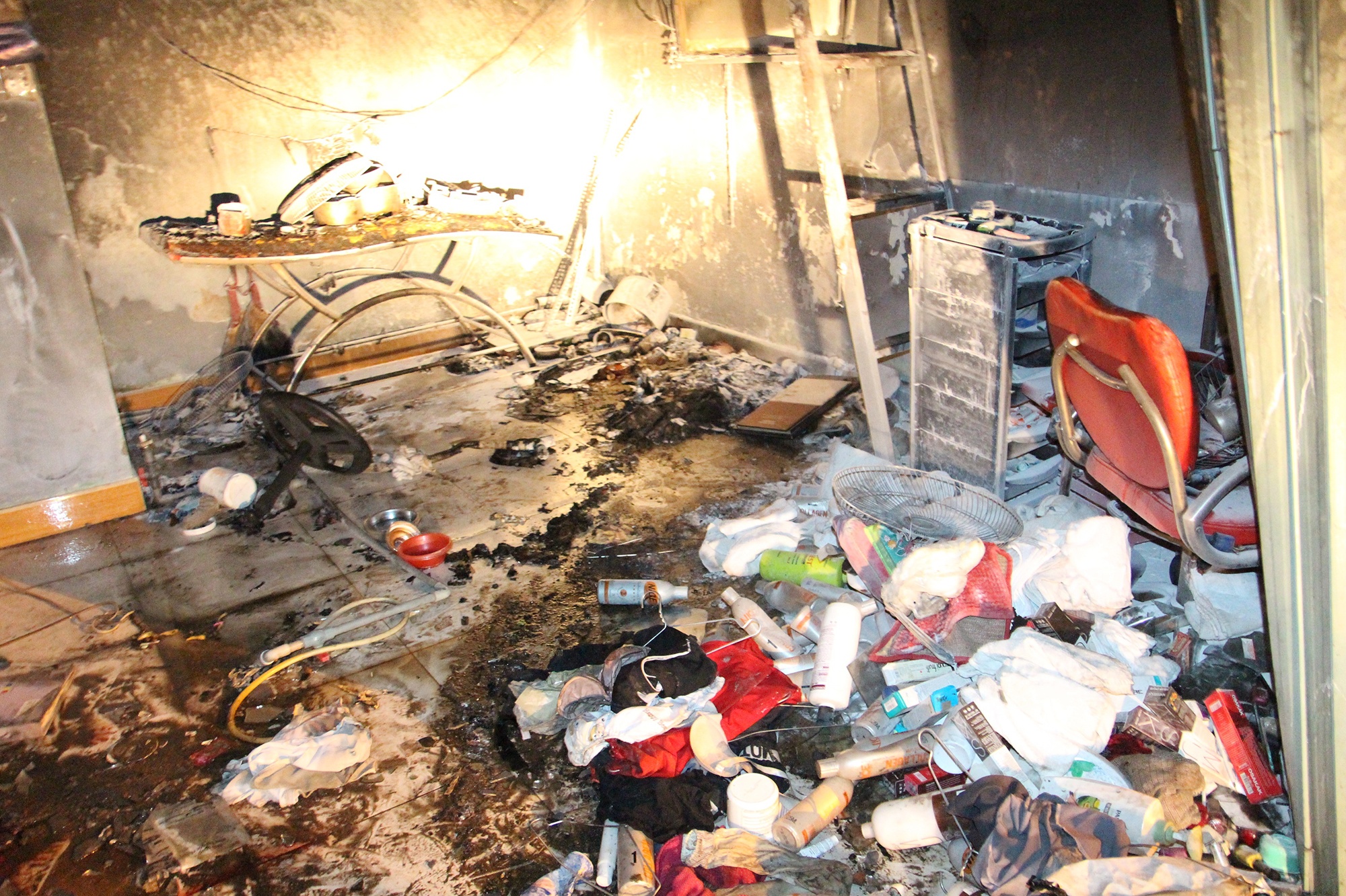 cháy nhà 2 người chết ở sài gòn ảnh 2 chay nha 2 nguoi chet o sai gon anh 2