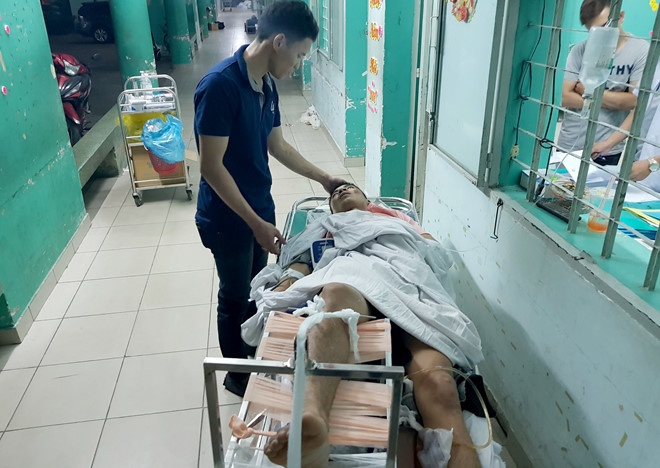 xe ben tông nhiều xe máy ảnh 2 xe ben tong nhieu xe may anh 2