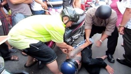 Mau giay giup co gai thoat khoi ke xau o Sai Gon hinh anh