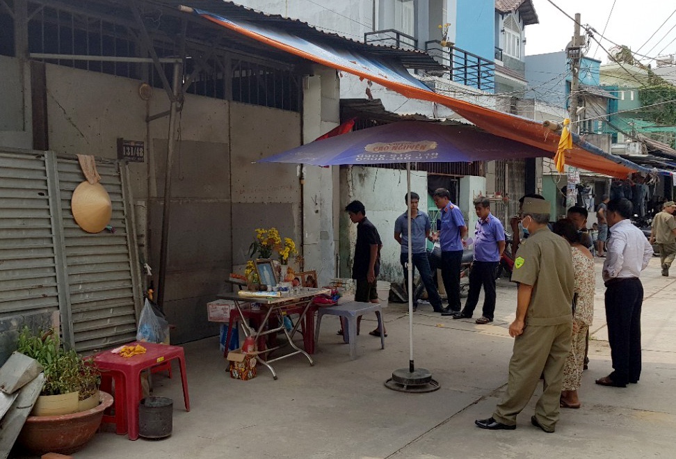 Canh sat tro lai hien truong vu tham sat 5 nguoi o Sai Gon hinh anh