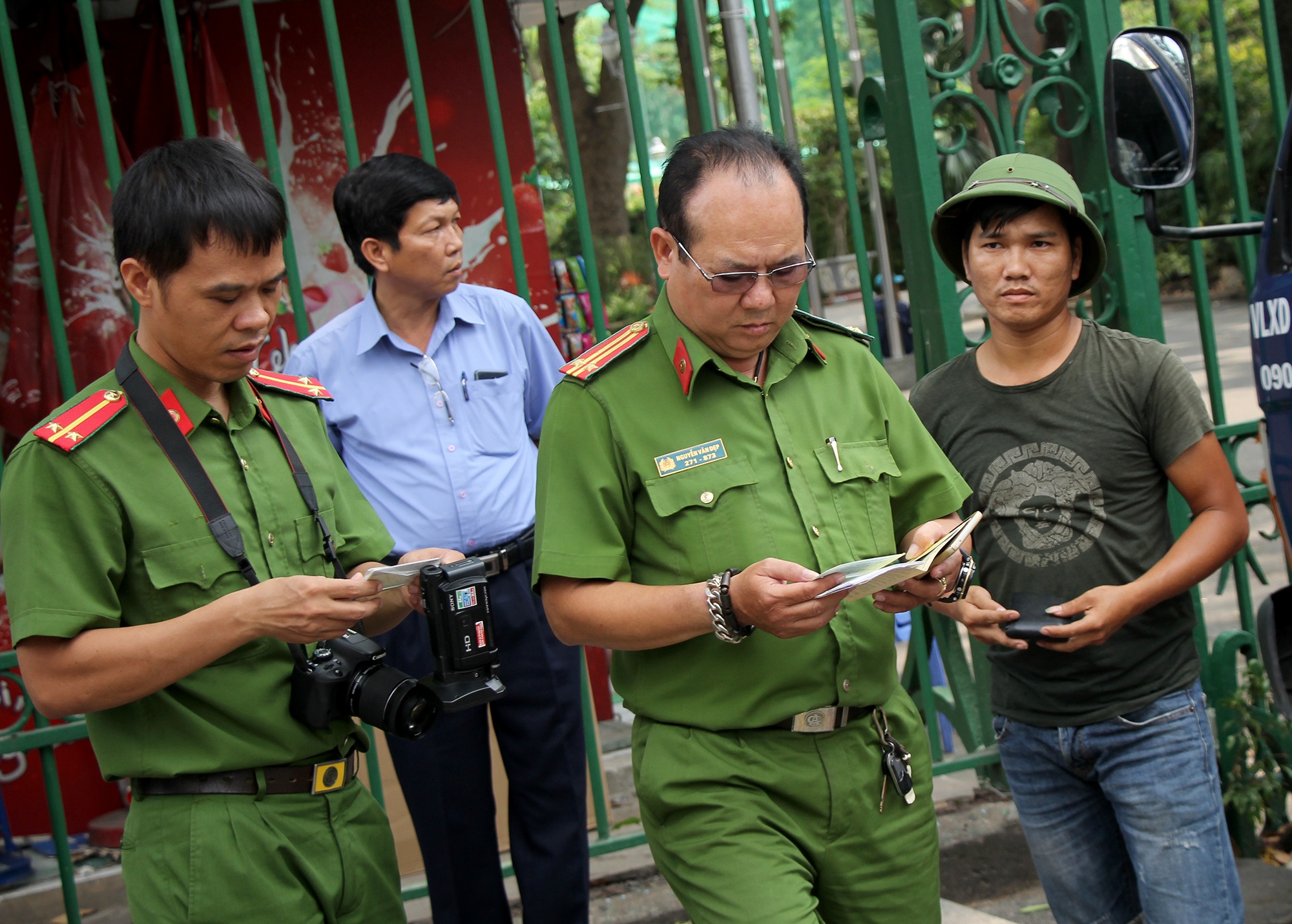 ông đoàn ngọc hải dí bắt xe tải ảnh 2 ong doan ngoc hai di bat xe tai anh 2