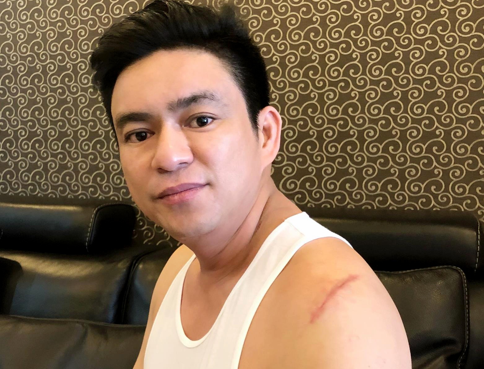 Bac si Chiem Quoc Thai bi truy sat o pho di bo Nguyen Hue hinh anh